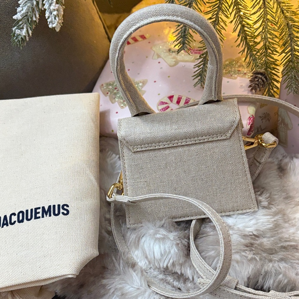 Jacquemus Beige Mini Bag with Gold Accents. Jacqemus Logo Top Handle Bag - Picture 5 of 7